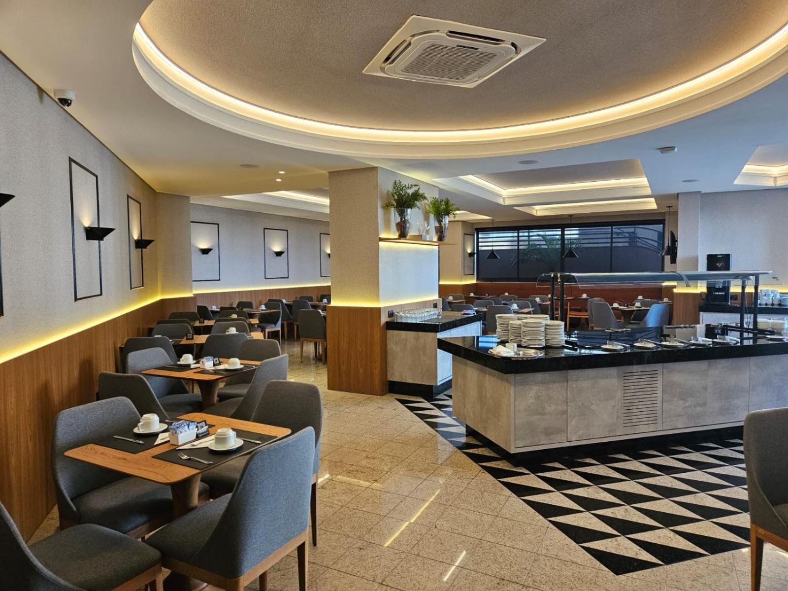 Hotel Metropole 마링가 외부 사진